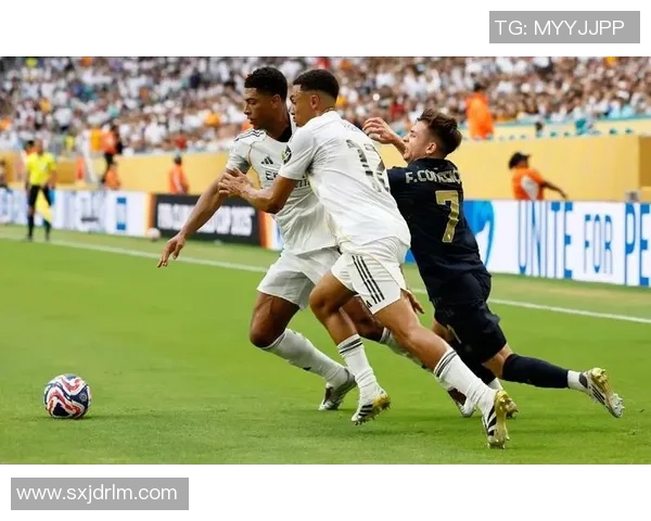 尤文图斯狂胜曼城6比2神奇扑救引发全场狂欢